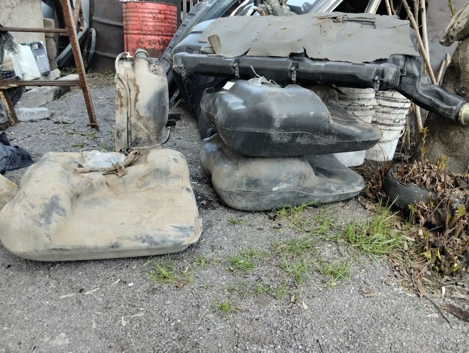 Бензобак фольцваген гольф пасат Мерседес 190