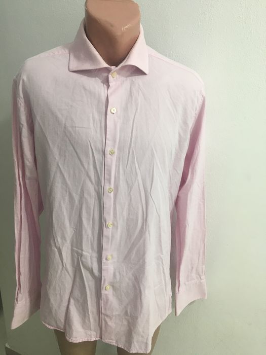 Camasi diferite mărimi și culori