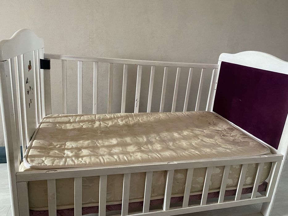 Детская кроватка, даром.