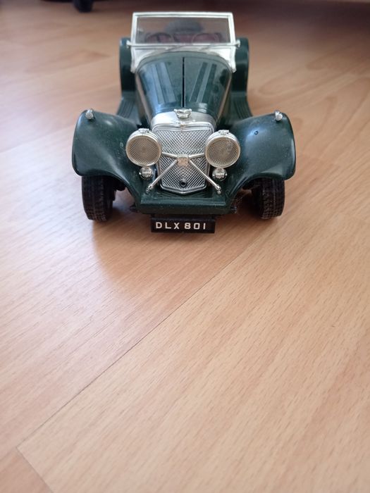 Macheta burago 1:18
