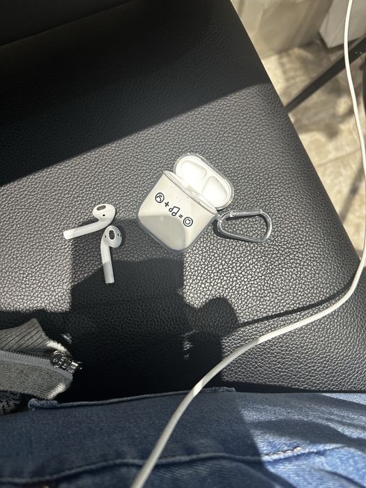 продам airpods 2
