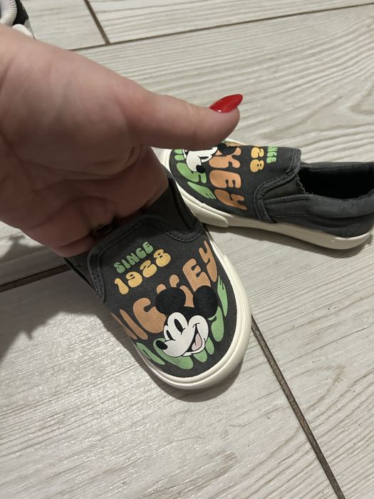 Tenisi H&m marimea 24