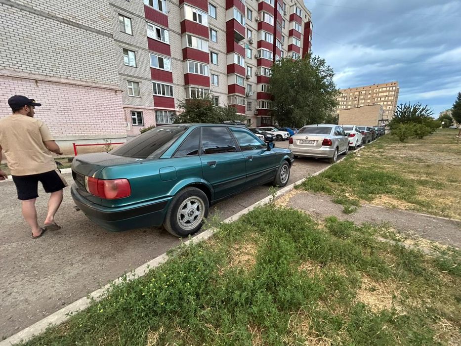 Продам Ауди 80 В4