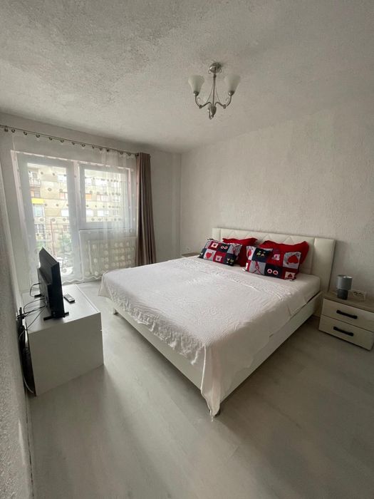 Inchiriez apartament modern 3 camere,bloc nou ultracentral Arad-disponibil de la 1 iulie