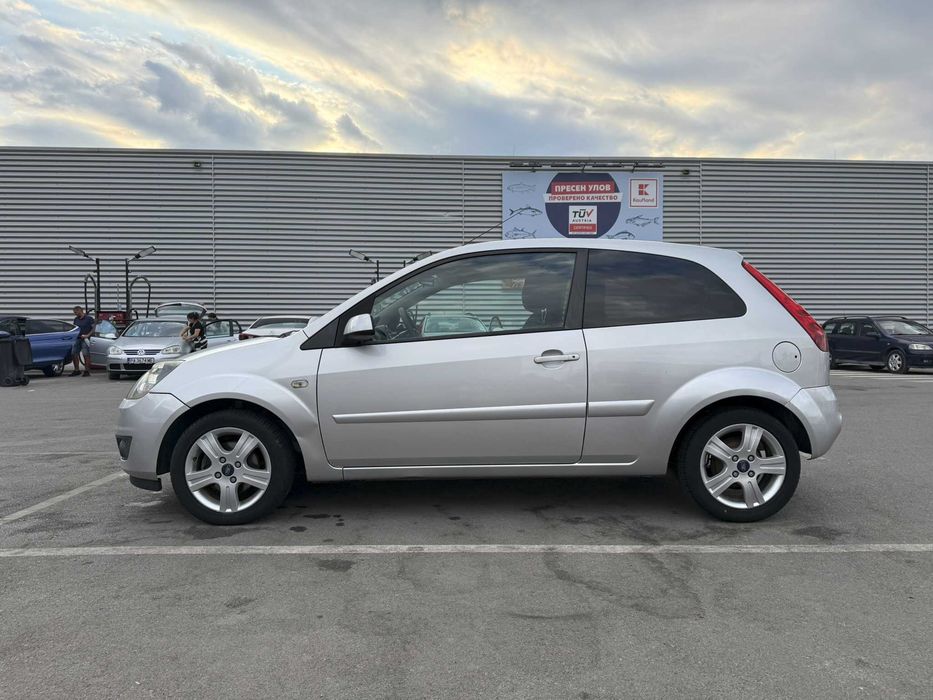 Ford Fiesta 1.25 бензин, 2008 г.