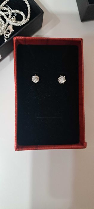 Серьги гвоздики серебро продам