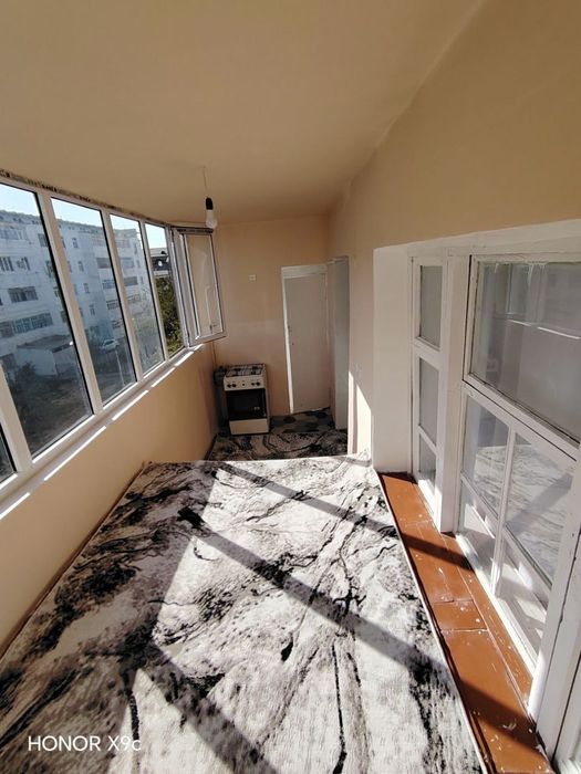 3xona 3 etaj o'rta padezda 8mik 440mln