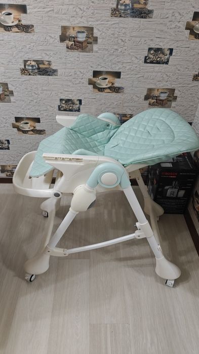 Детский стульчик-столик для кормления