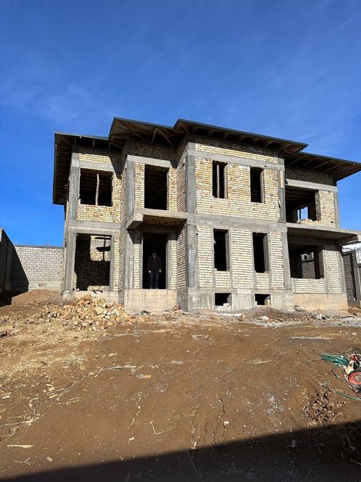 Продается 2 этажная дача на Акташе Бустонликский район