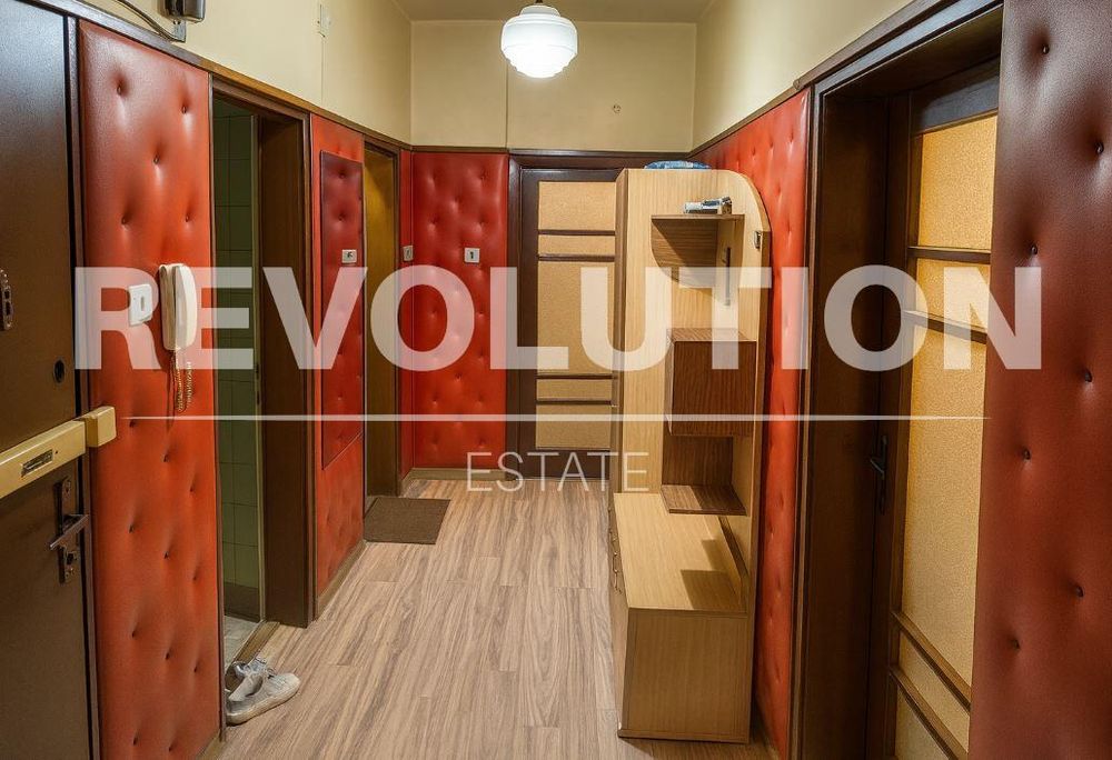 Дава се под наем Тристаен апартамент в Варна, Център - 80 кв.м за 498.27 € - Снимка #5