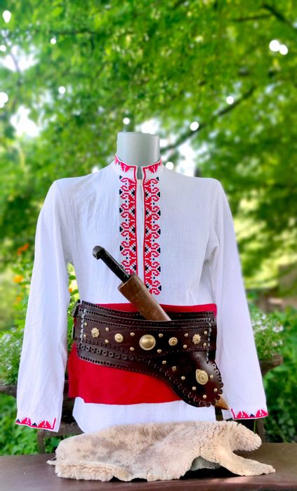 Силях ( Селах, Силяхлък ) - Хайдушки колан от телешка кожа