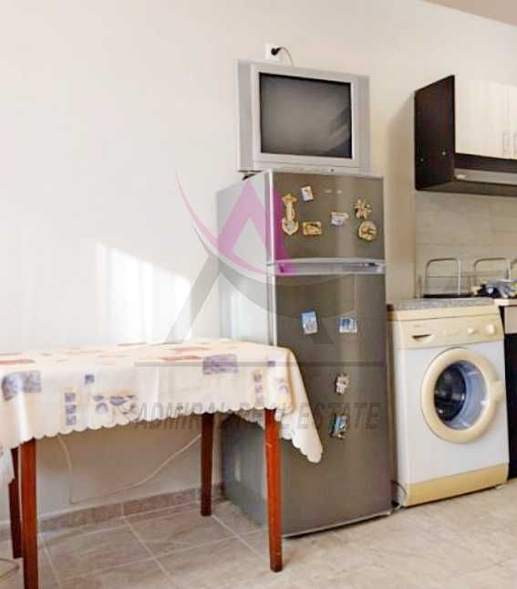 Дава се под наем Едностаен апартамент в Варна, Колхозен пазар - 30 кв.м за 230 € - Снимка #1