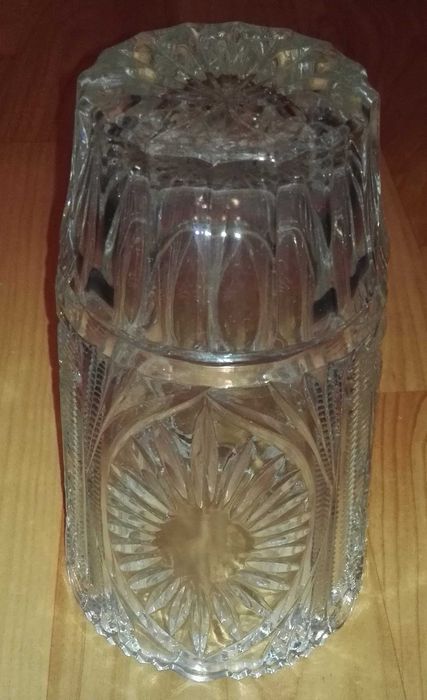 Ваза хрустальная. Доставка