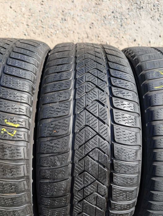 SET 4 Anvelope Iarna 225/45 R18 + 255/40 R18 Pirelli Sottozero 3 99V Runflat RSC (BMW, Mercedes) | Pret/buc