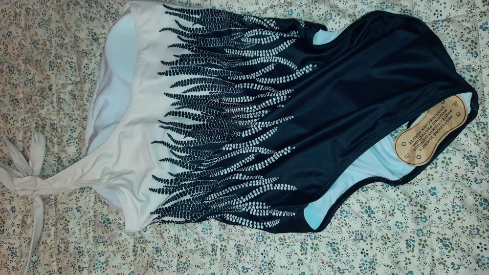Costum de baie, nou, marimea L