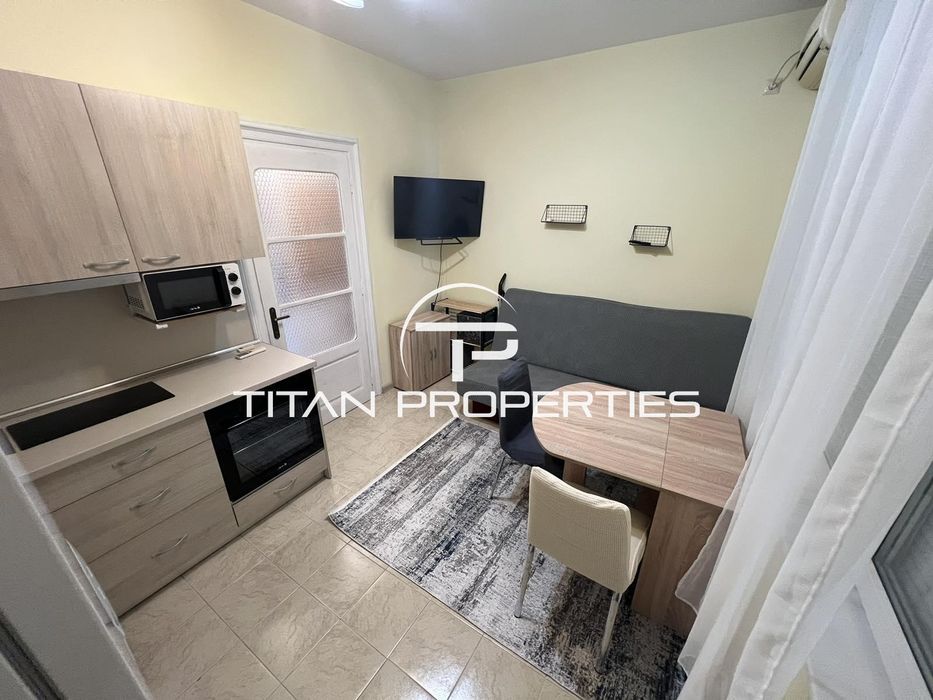 Дава се под наем Тристаен апартамент в Бургас, Център - 70 кв.м за 510 € - Снимка #1