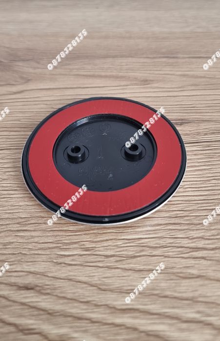 Емблема за преден капак BMW 82мм чисто черна – F10 F12 F20 F30 F32