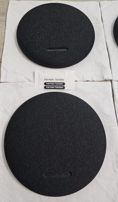 Set 4 fețe originale Harman Kardon cu embleme metalice pentru difuzoare - noi în ambalajul original
