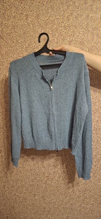 Продается  кофта голубого  цвета