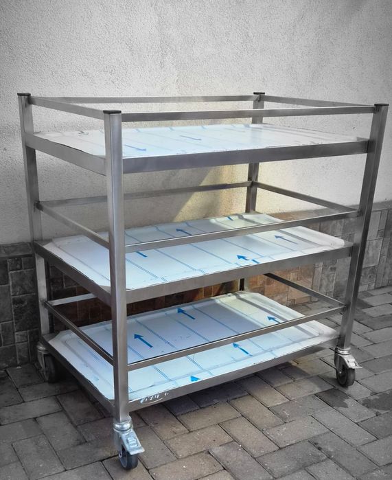 Vând cărucior profesional din inox, ideal pentru industria alimentară, laboratoare de cofetărie/patiserie,.