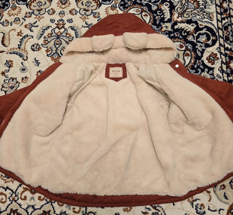 Продаётся парка детский  на девочку на 3-4 годик