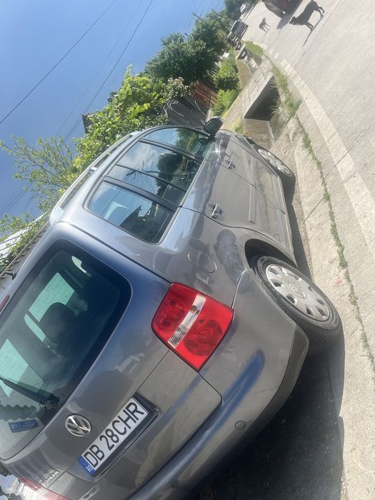 VOLKSWAGEN Touran 2005