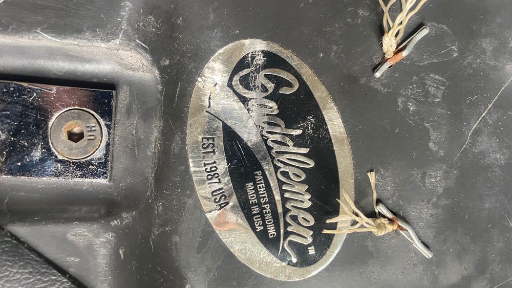 Сиденье одиночное Saddlemen на мотоцикл Harley Davidson