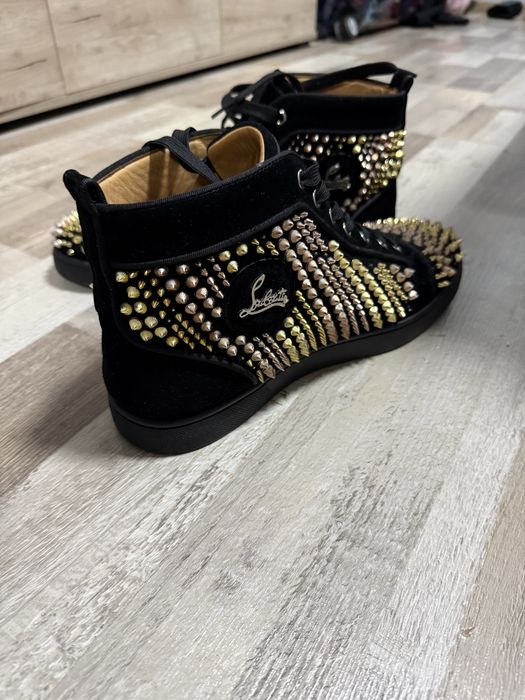 Vând sneakers Christian louboutin
