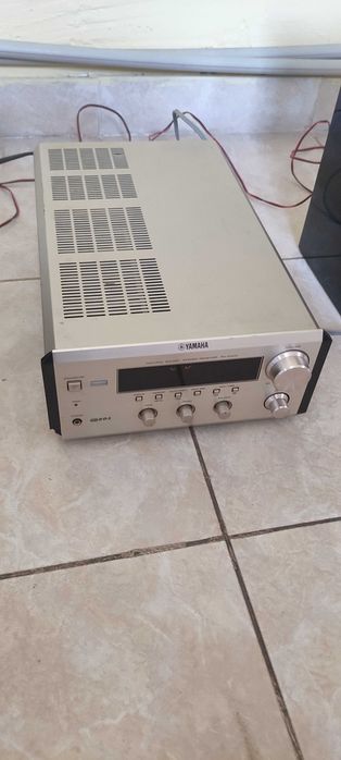 Yamaha RX-E 400 + оригиналните тонколони + Дистанционно