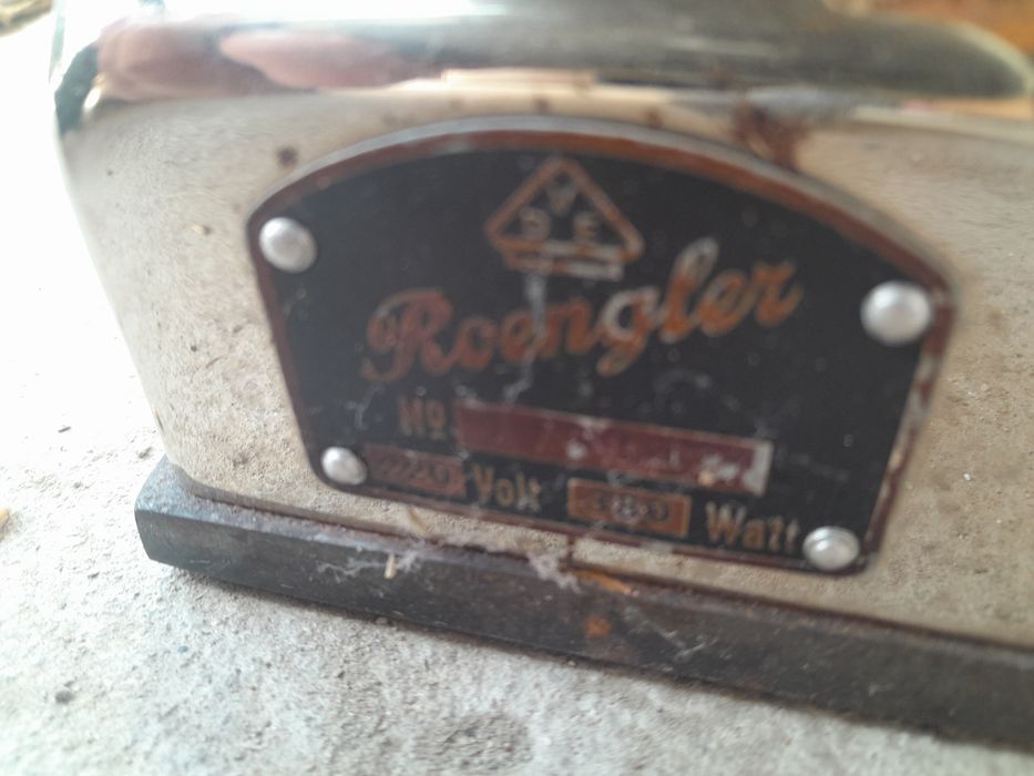 Fier de călcat vechi