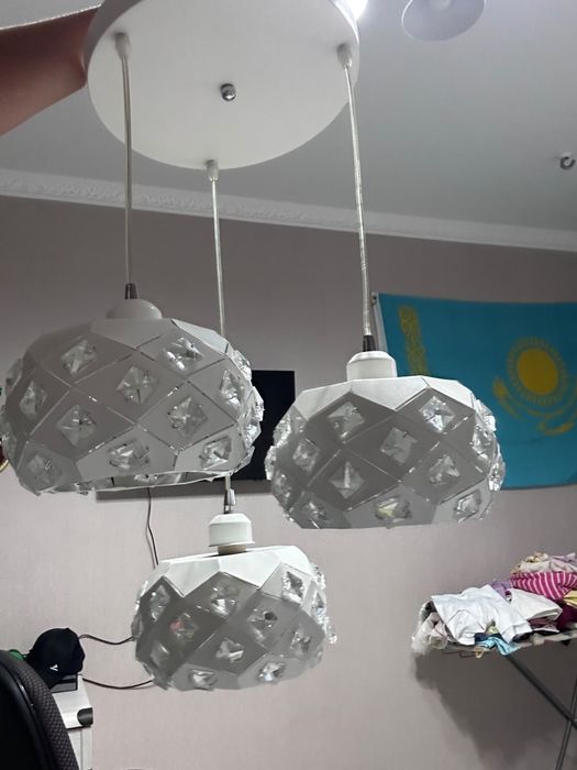 Продам люсту. 3-х рожковую . В хорошем состоянии