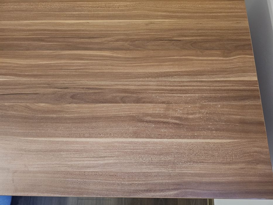 Vand birou in stare buna