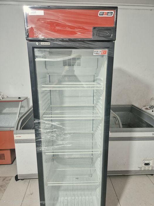Продам витринный холодильник