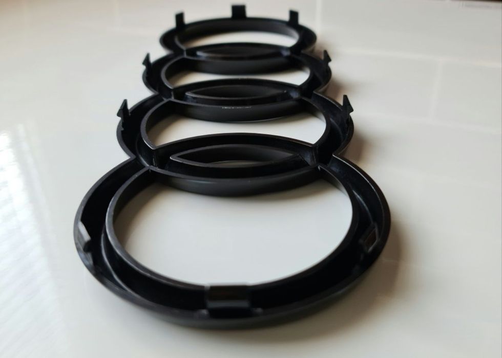 Emblema-Neagra-Sigla-Logo-Inele-Cercuri-Audi-Negre-Lucios-Black-Noua