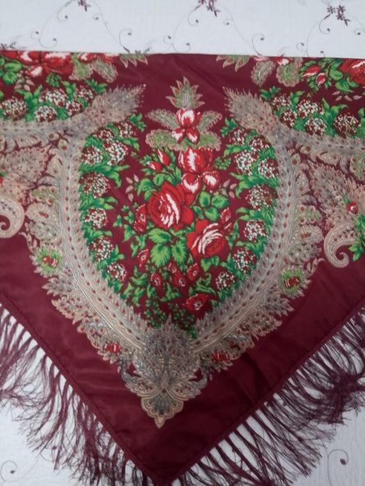 Batic , Sal model tfaditional , cu imprimeu floral