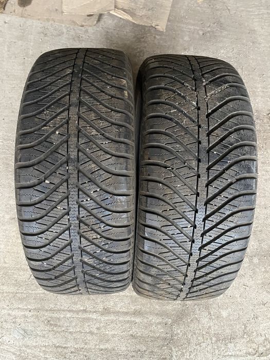 Продаю шины 215/55/16 зимние пара.