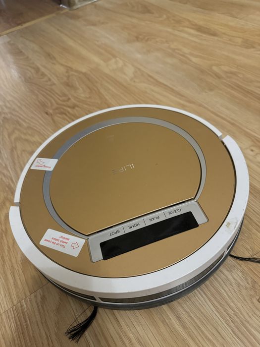 Робот полисос Ilife в отличном состоянии
