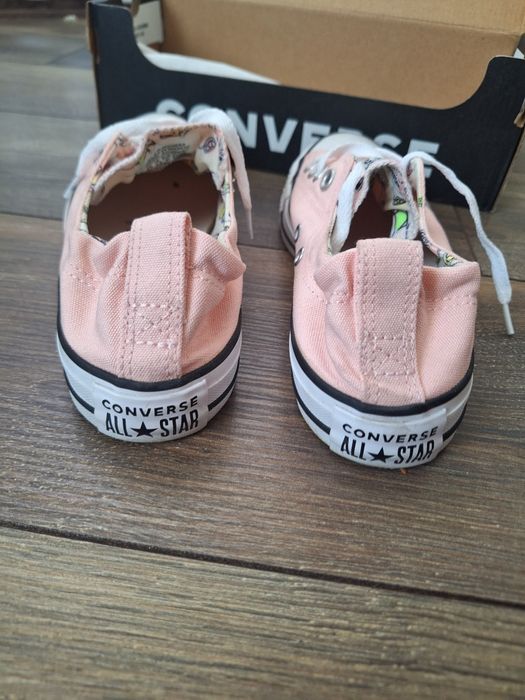 Розови Converse кецове