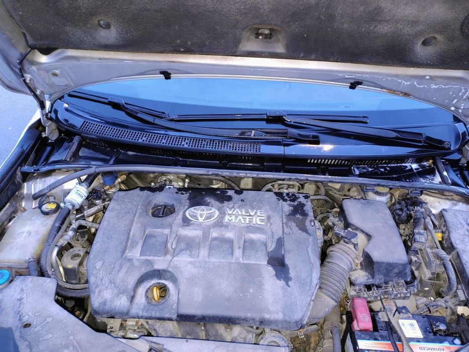 Продавам Toyota Avensis с BRC газова уредба