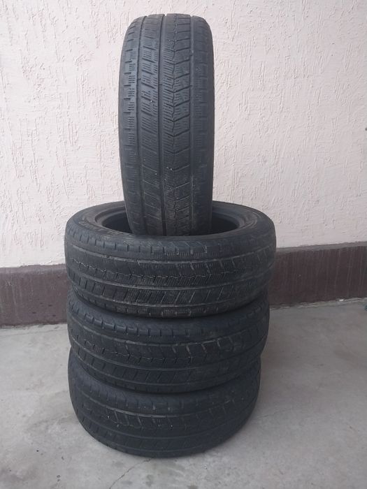 Шины зимние 215×55×17