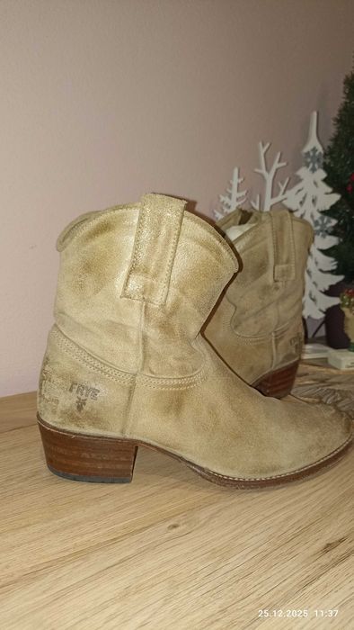 Дамски боти FRYE