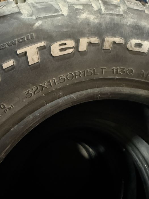 Продам резину 32х11,50 R15