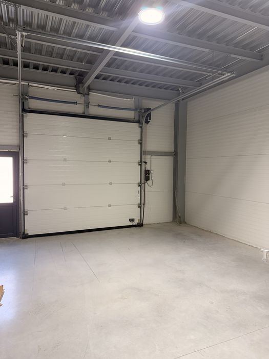Hala / Spatiu comercial de inchiriat 117 mp