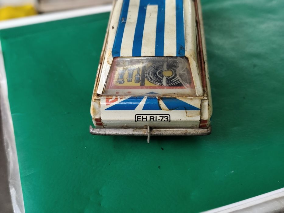 Ламаринена играчка количка EHRI DDR Opel Rekord