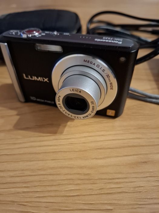 Фотоапарат  Panasonic Lumix DMC-fs20
