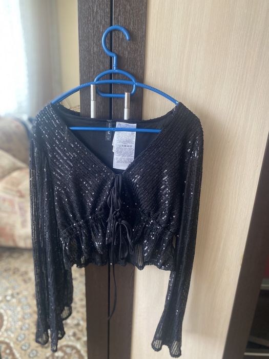 Черен бляскав сет от дълга пола и блуза