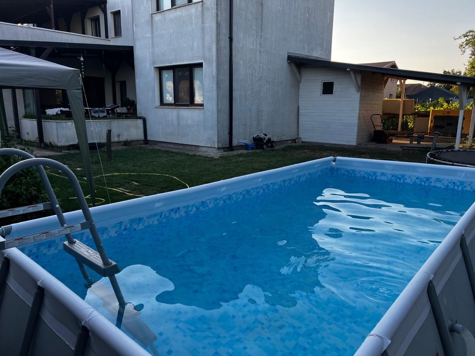 Piscina pe cadre