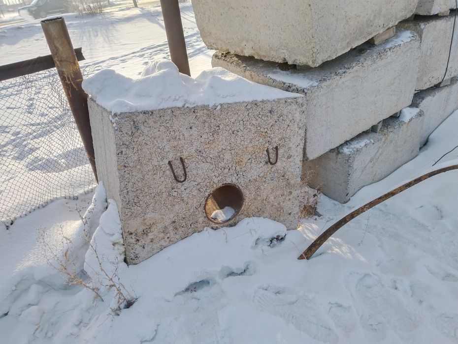 Продам фундаментные подушки 1м на 1м