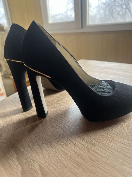 Туфли  черные замшевые