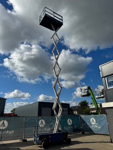 Nacela Holland Lift HL-11816 2013 (si inchiriere)